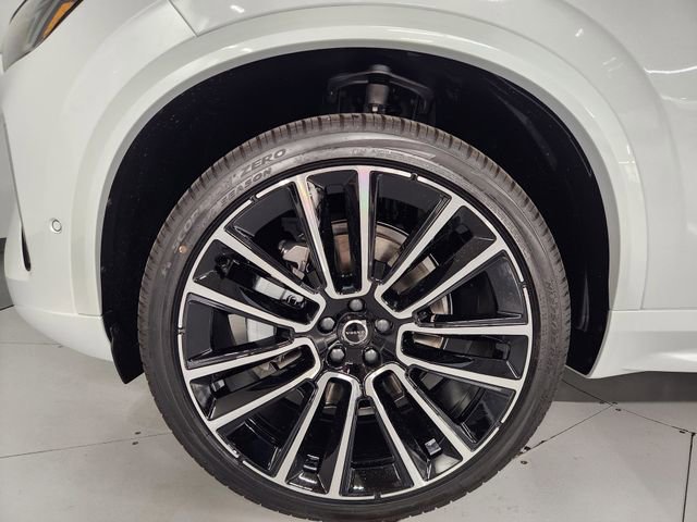 New 2026 Volvo XC90 B6 Plus w/ Protection Package Premier image 8