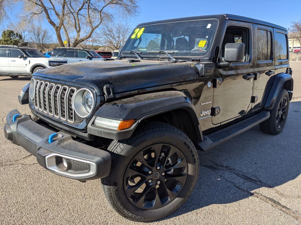 Used 2024 Jeep Wrangler Unlimited Sahara w/ Technology Group image 6