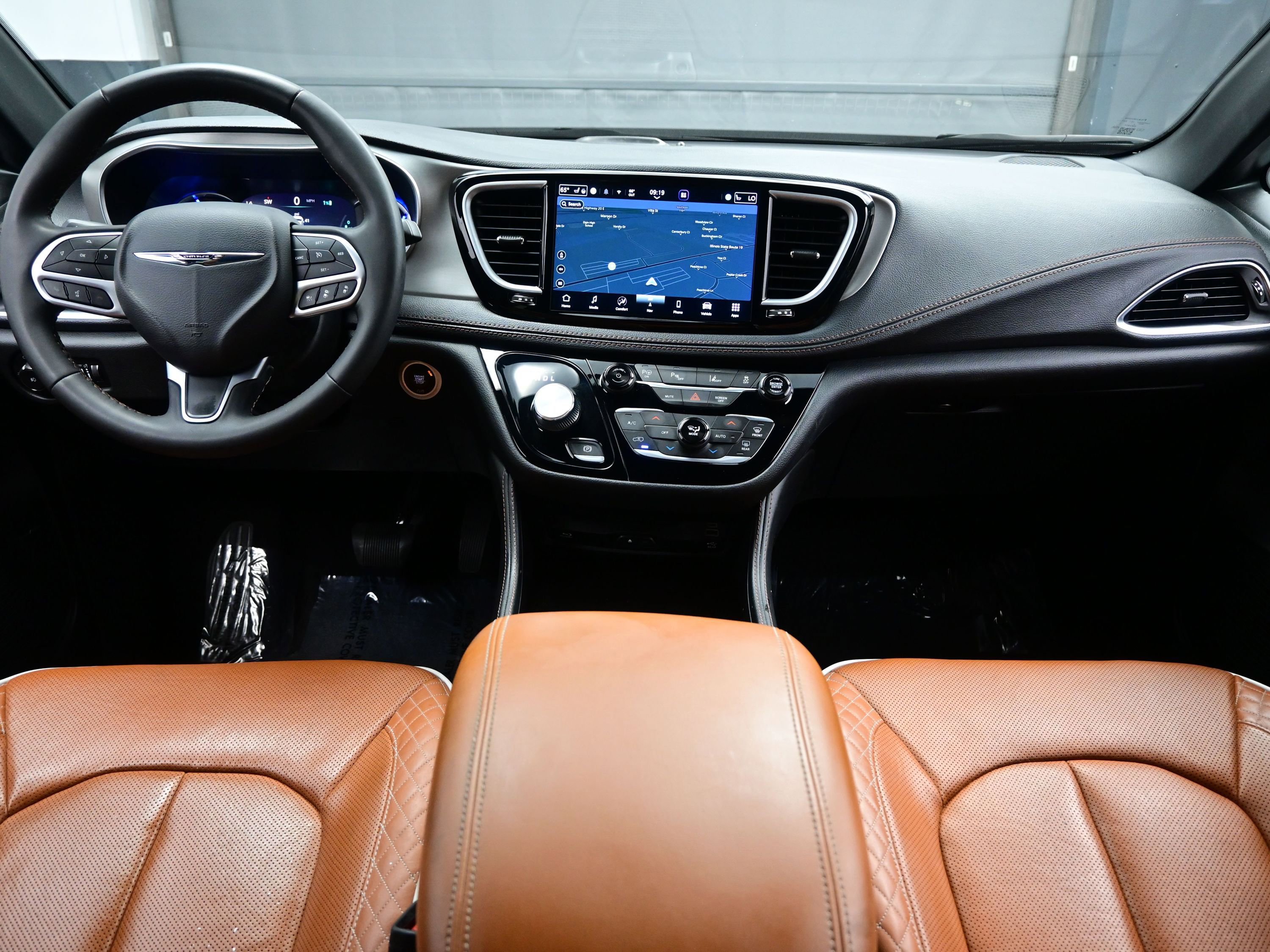 Used 2024 Chrysler Pacifica Pinnacle image 18