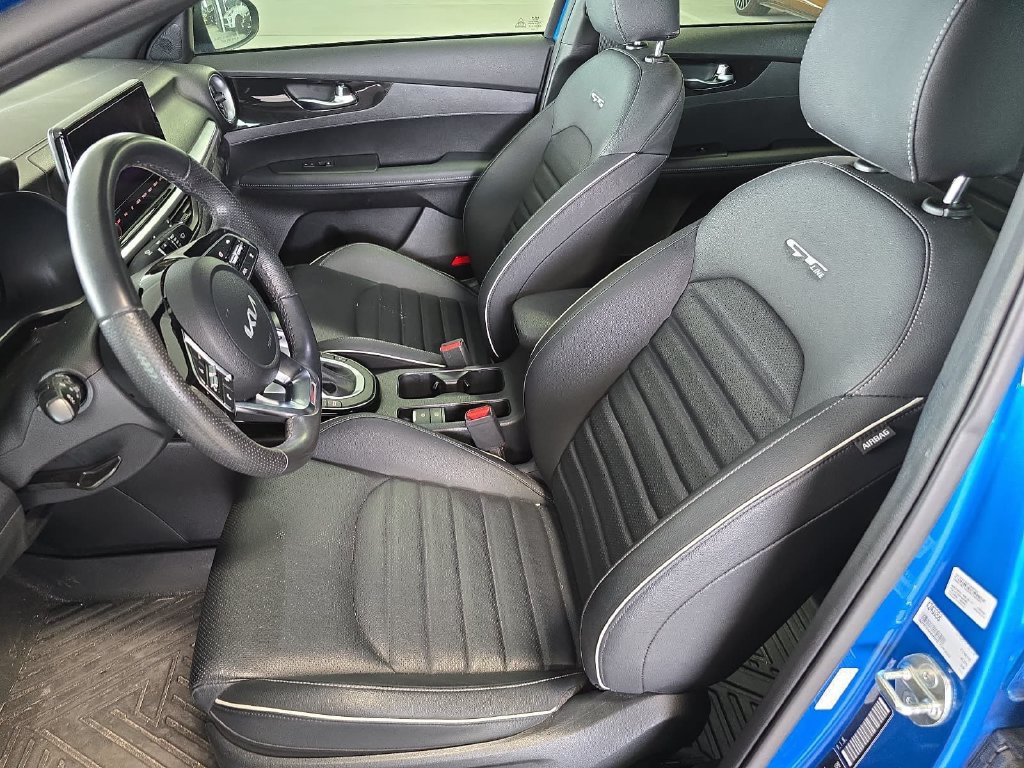 Used 2024 Kia Forte GT-Line w/ GT-Line Premium Package FWD image 5