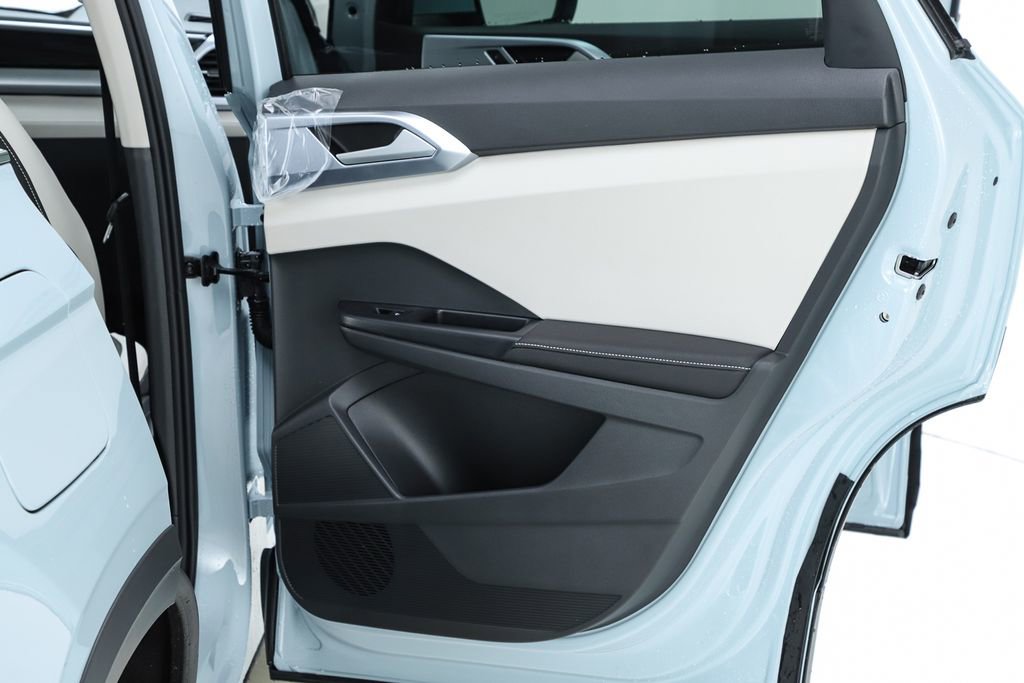 New 2026 Volkswagen Taos SE FWD image 29