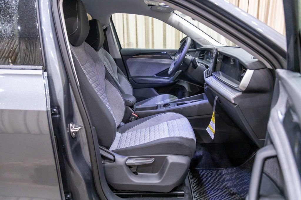 New 2026 Volkswagen Tiguan S AWD/4WD image 10