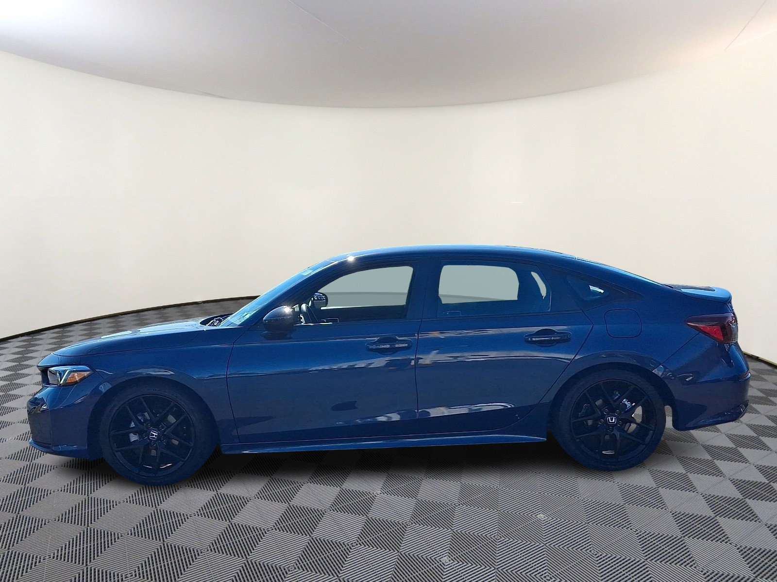 Used 2025 Honda Civic Sport image 4