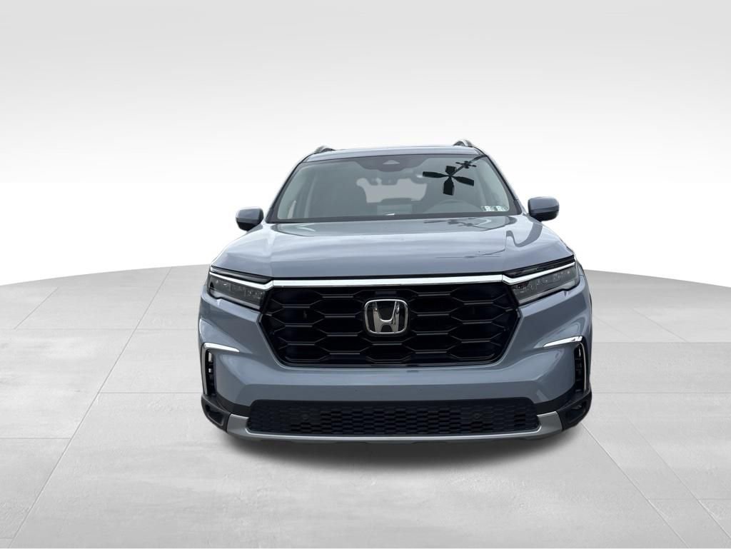 Used 2023 Honda Pilot Touring image 2