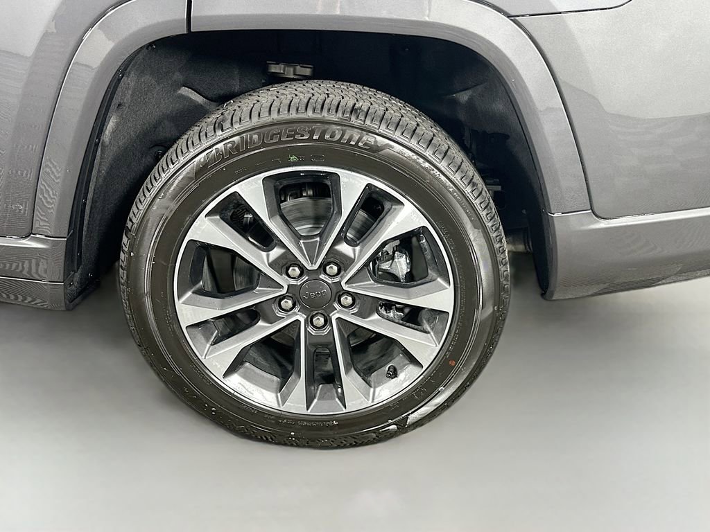 New 2025 Jeep Grand Cherokee L Overland w/ Luxury Tech Group IV AWD/4WD image 17