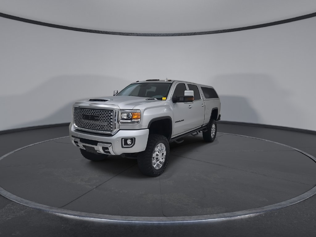 Used 2017 GMC Sierra 2500 Denali w/ Duramax Plus Package AWD/4WD image 6
