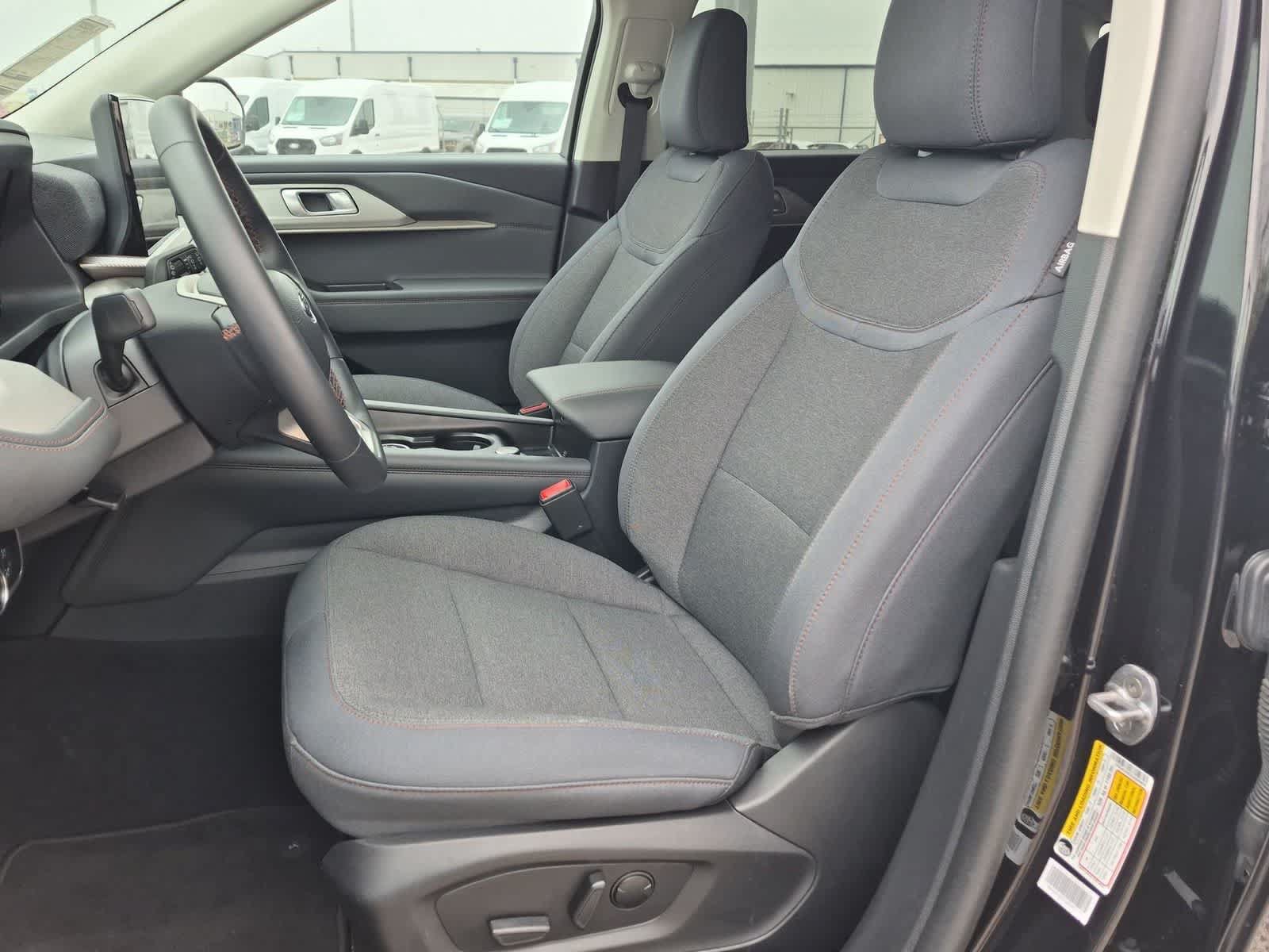 New 2025 Ford Explorer Active RWD image 19