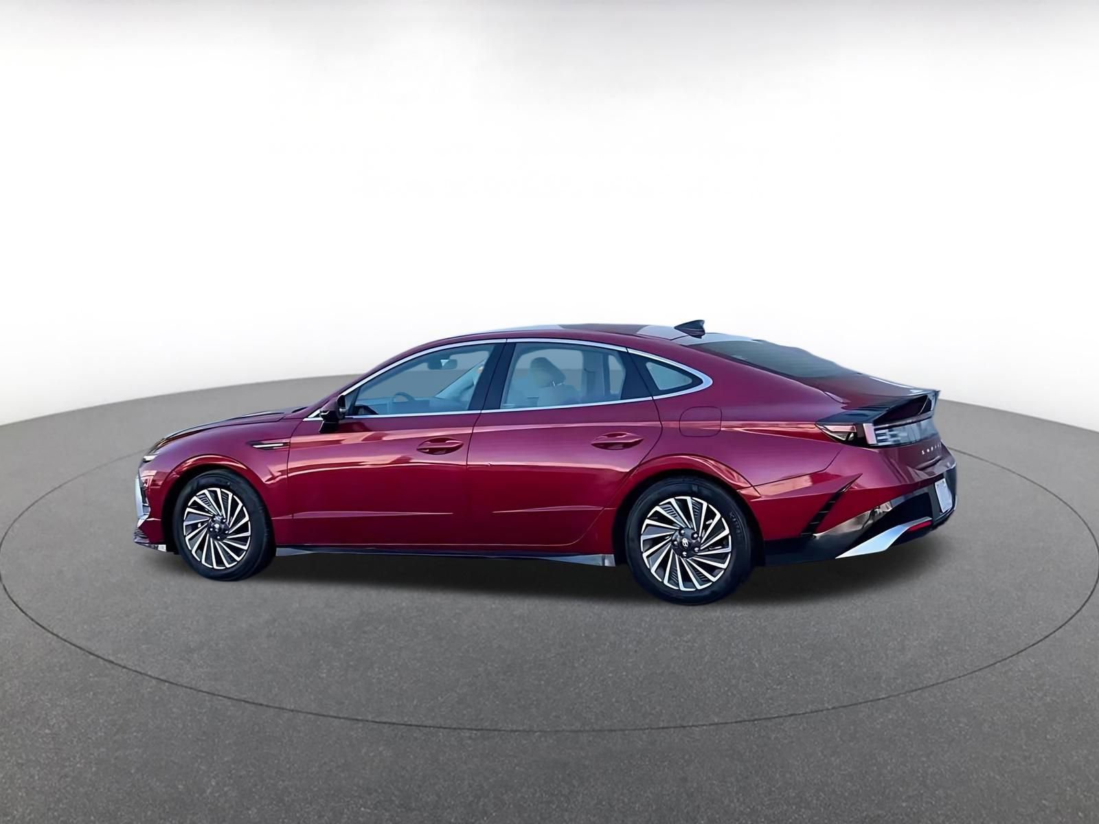 Used 2025 Hyundai Sonata SEL image 3