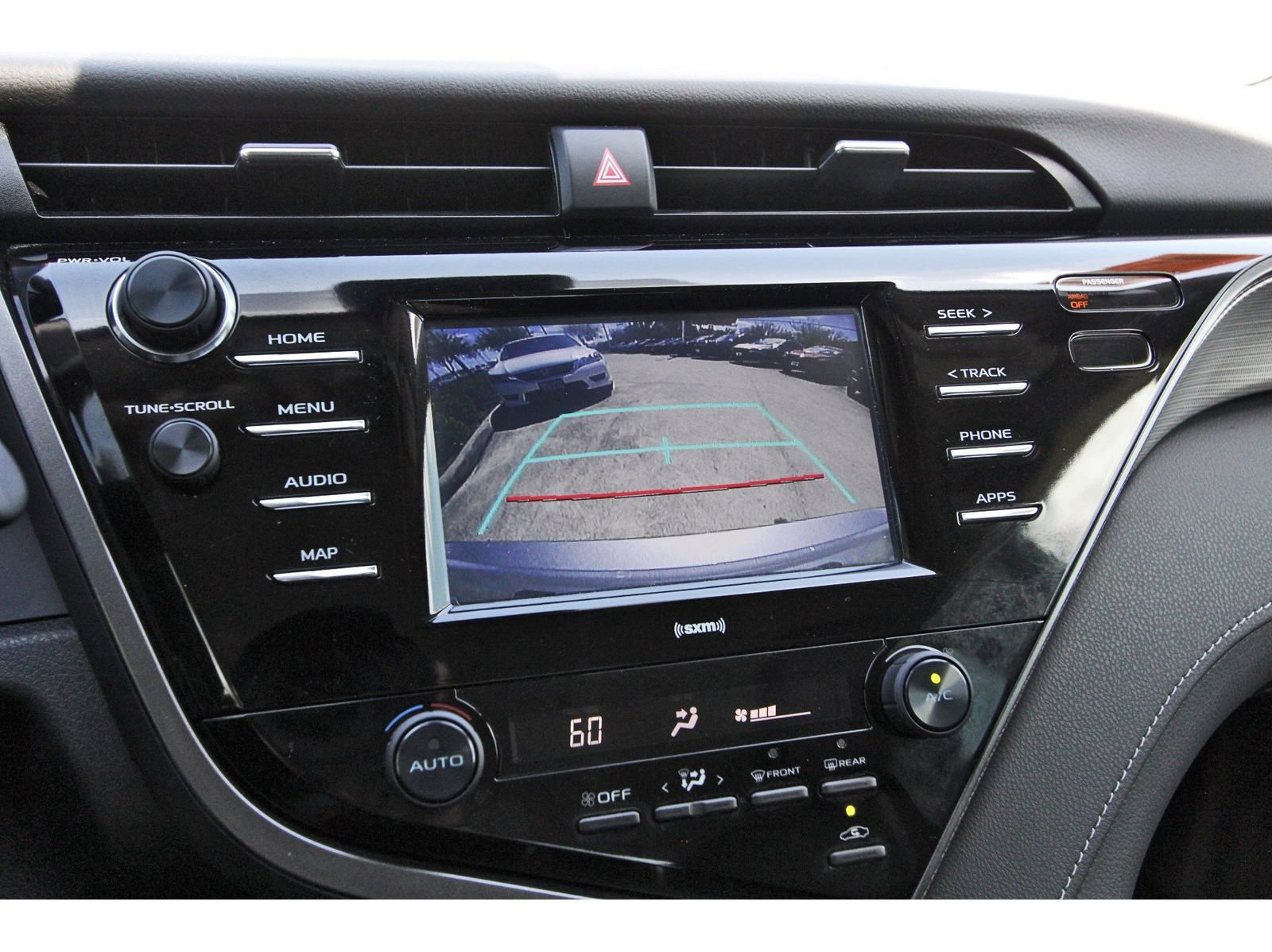 Used 2020 Toyota Camry SE image 24