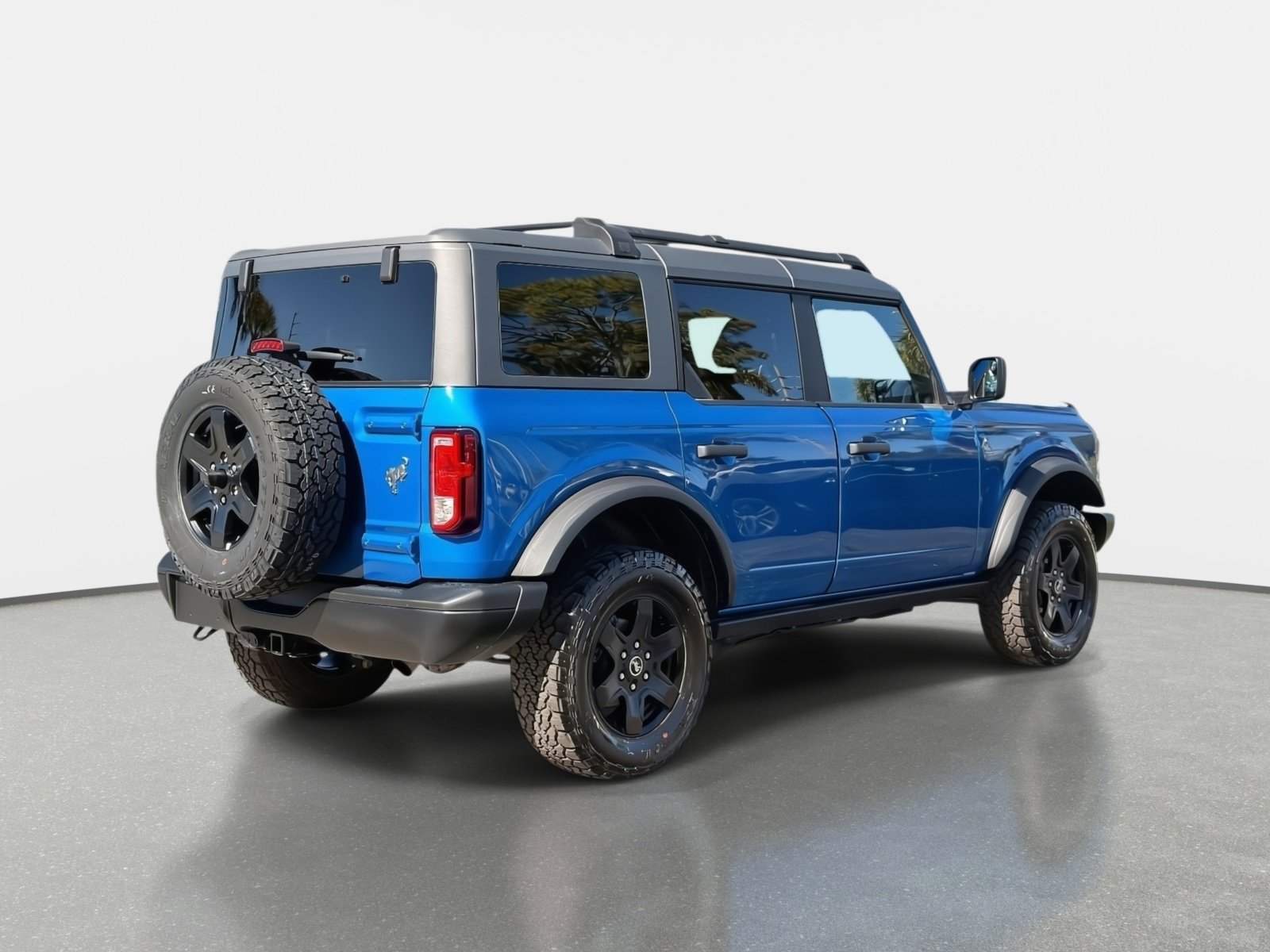 Used 2024 Ford Bronco Black Diamond image 3