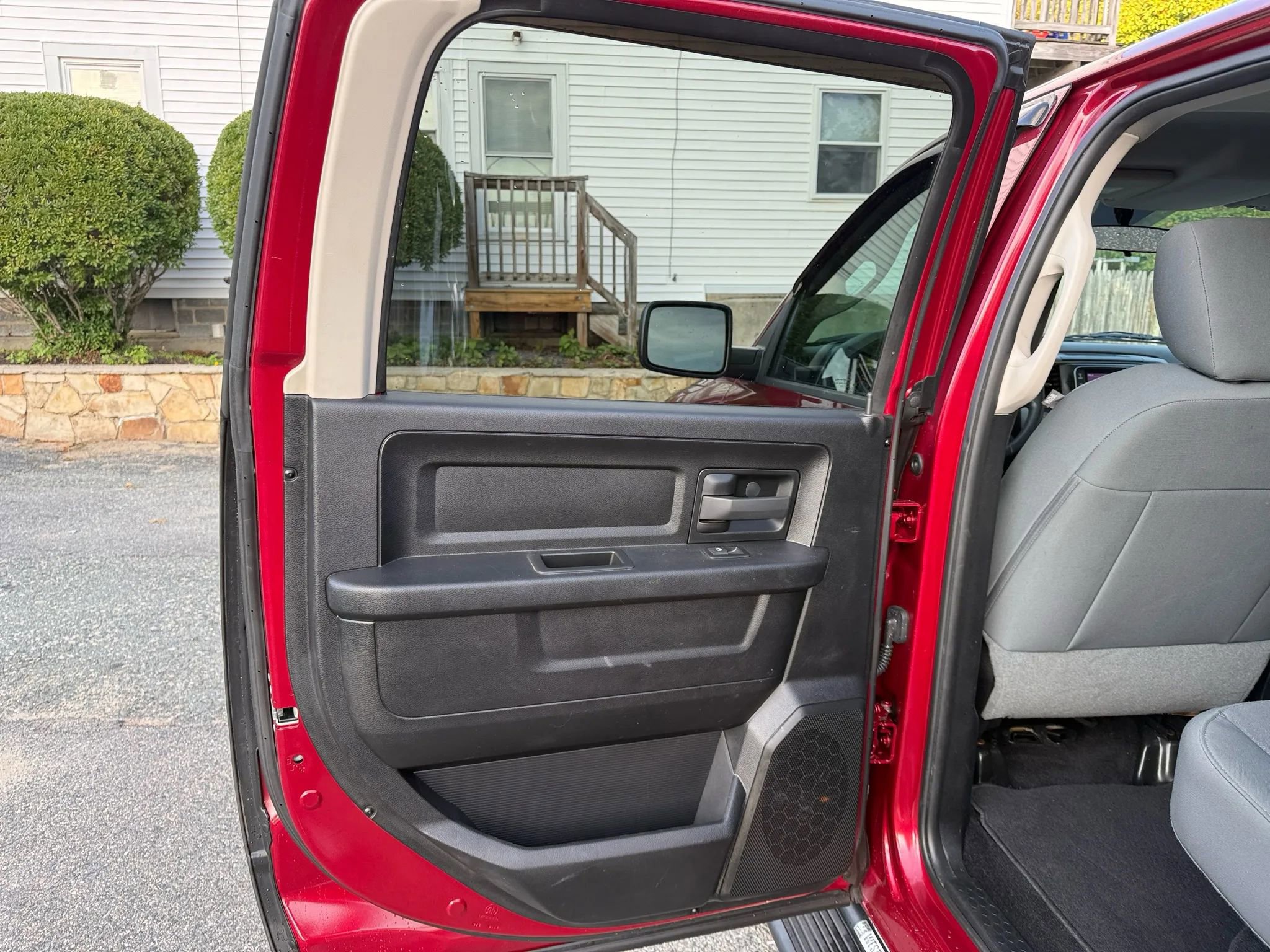 Used 2015 RAM 1500 Express image 16