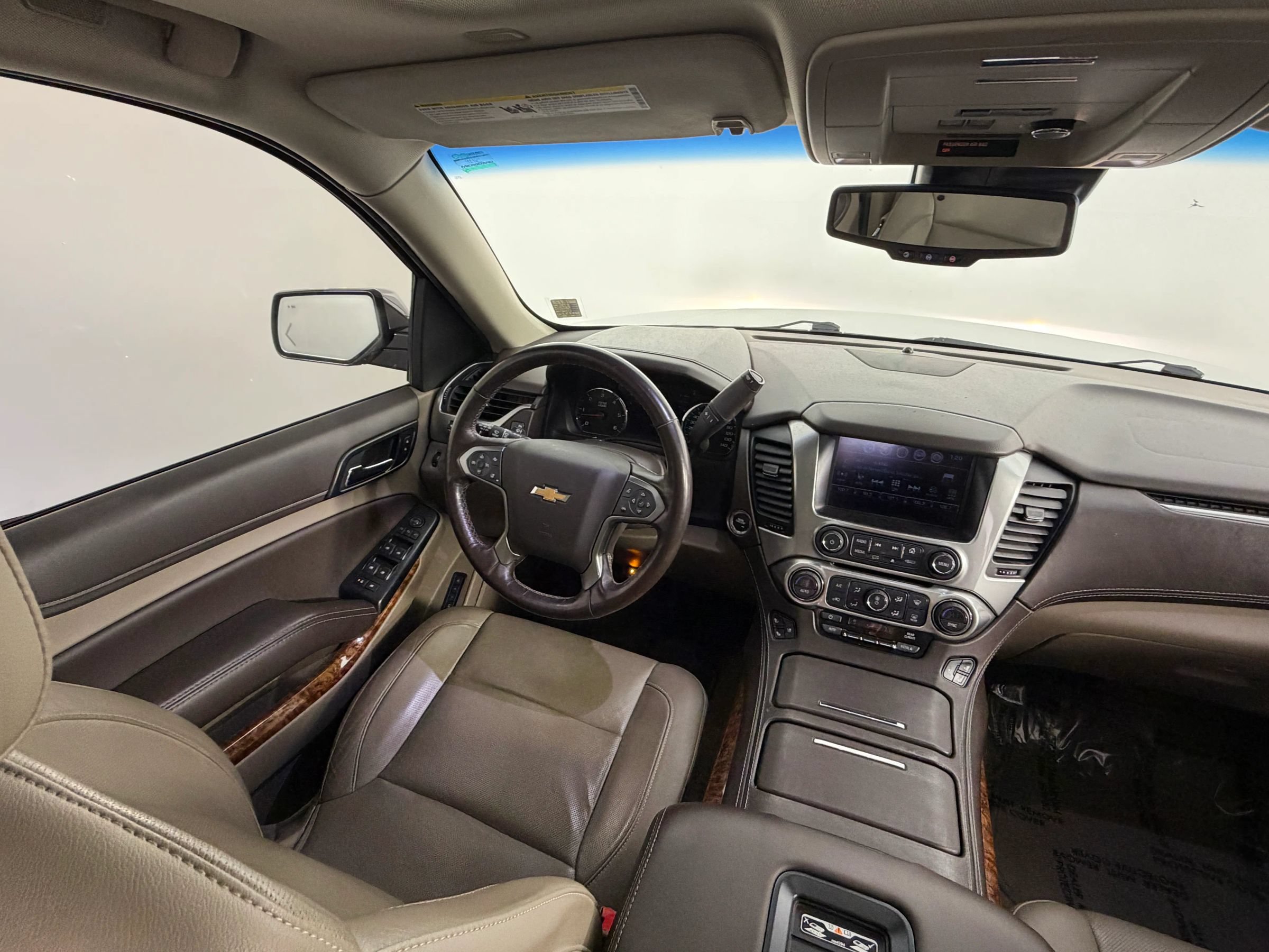 Used 2018 Chevrolet Suburban Premier AWD/4WD image 22