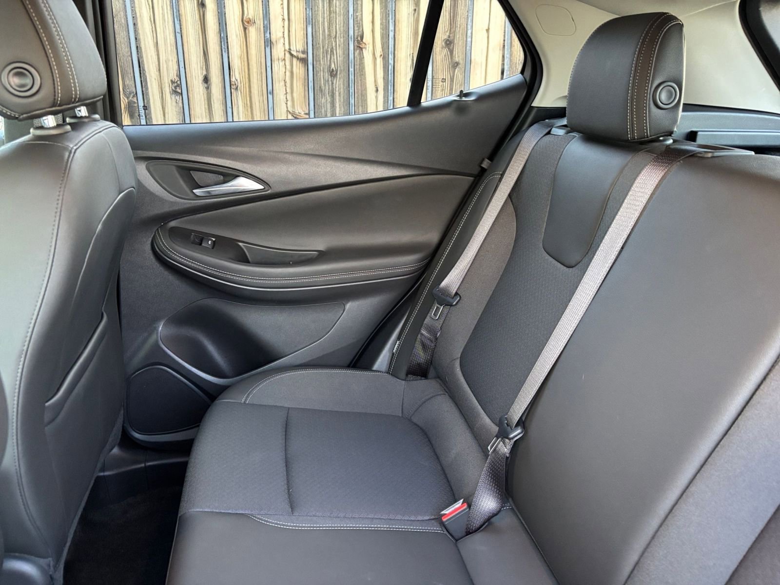 Used 2025 Buick Encore GX Preferred image 37