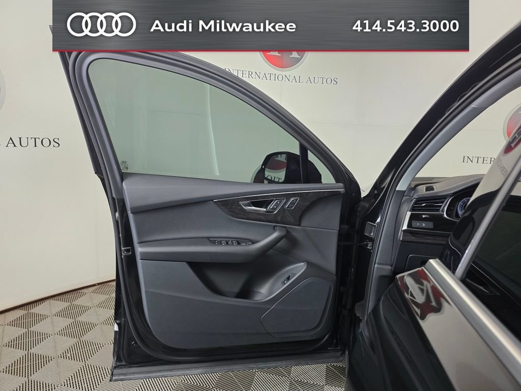 Used 2023 Audi Q7 2.0T Premium w/ Convenience Package AWD/4WD image 13