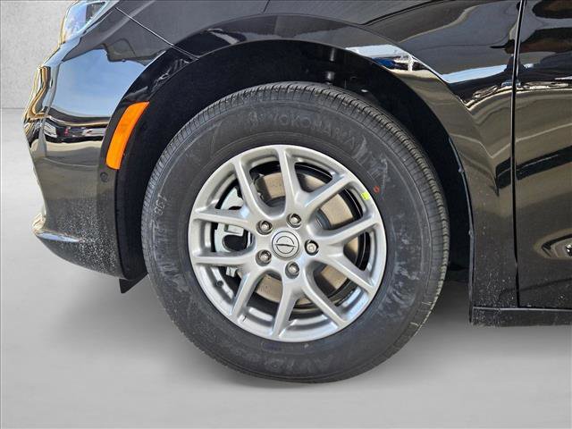 New 2026 Chrysler Pacifica Select FWD image 10