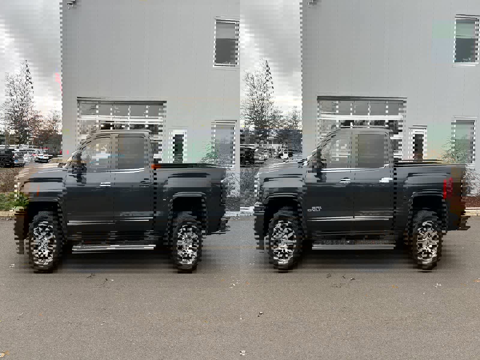 Used 2018 GMC Sierra 1500 Denali image 2