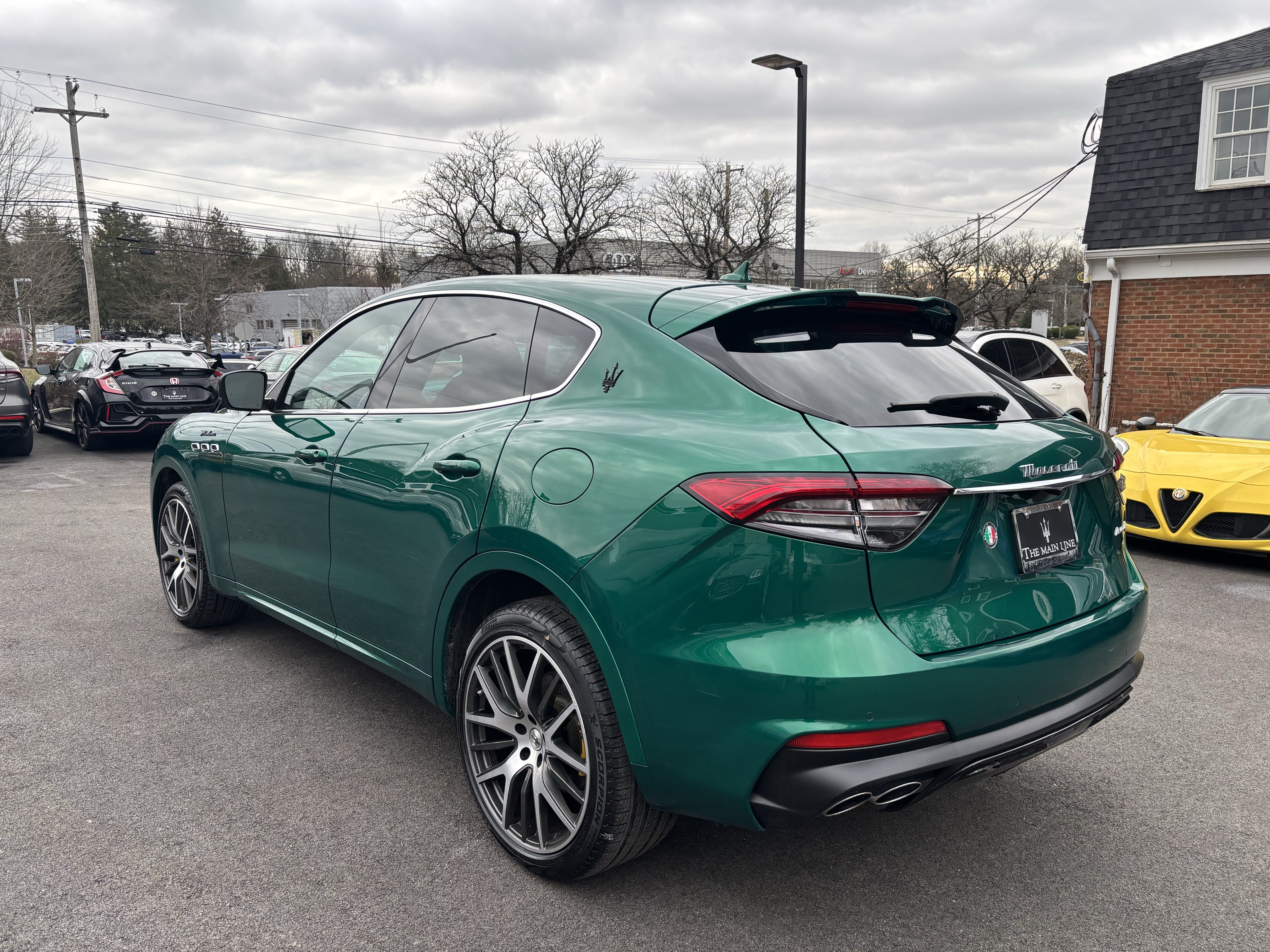 Used 2022 Maserati Levante Modena AWD/4WD image 3