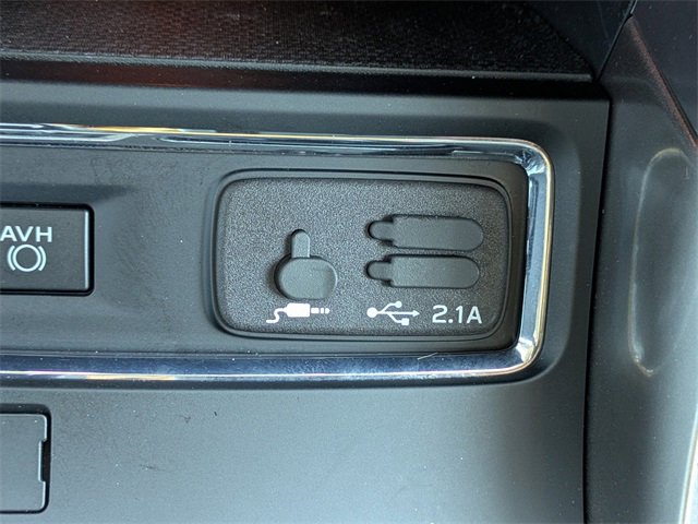 Used 2021 Subaru Ascent Limited w/ Technology Package image 25