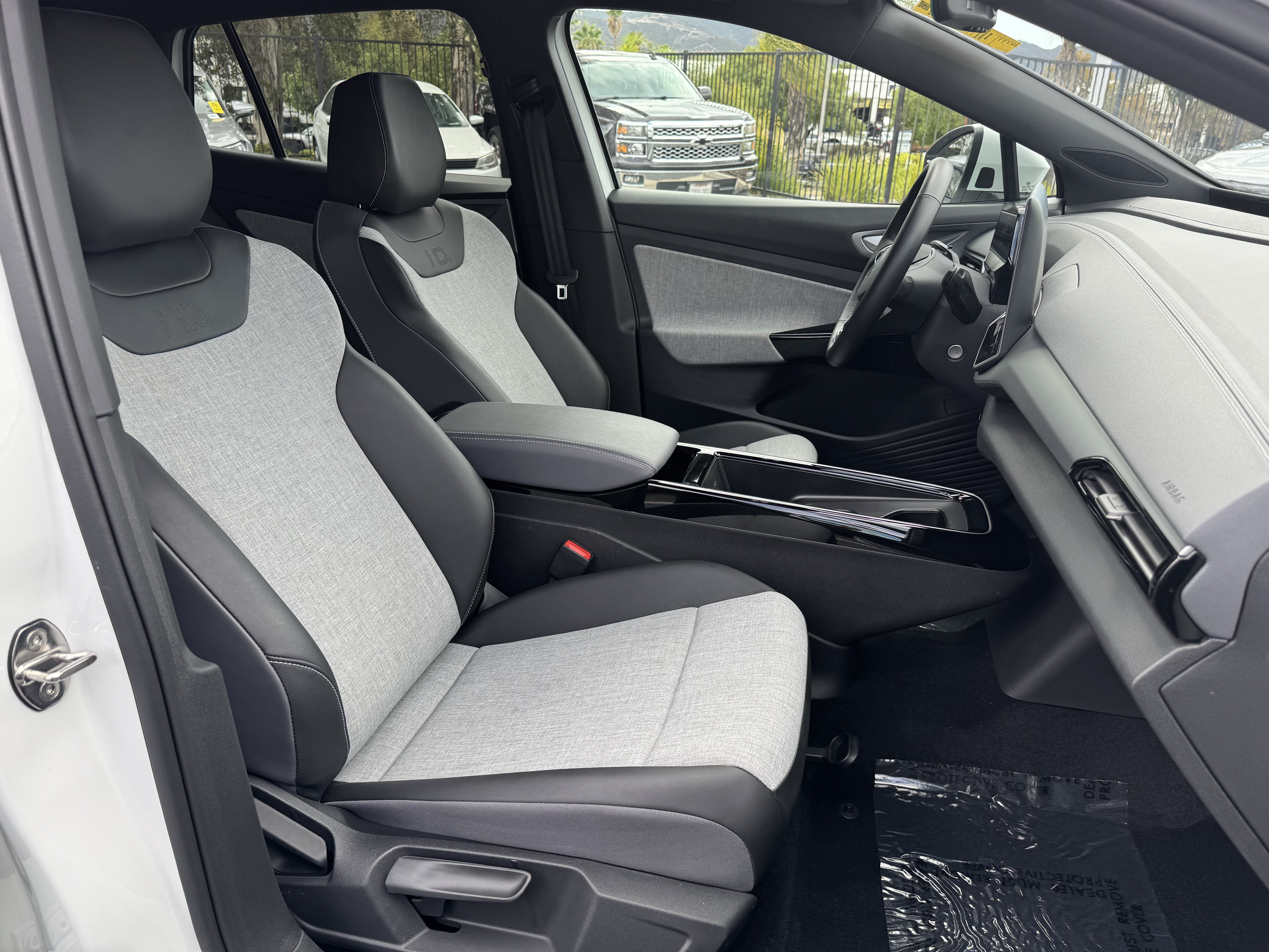Used 2025 Volkswagen ID.4 Pro RWD image 31