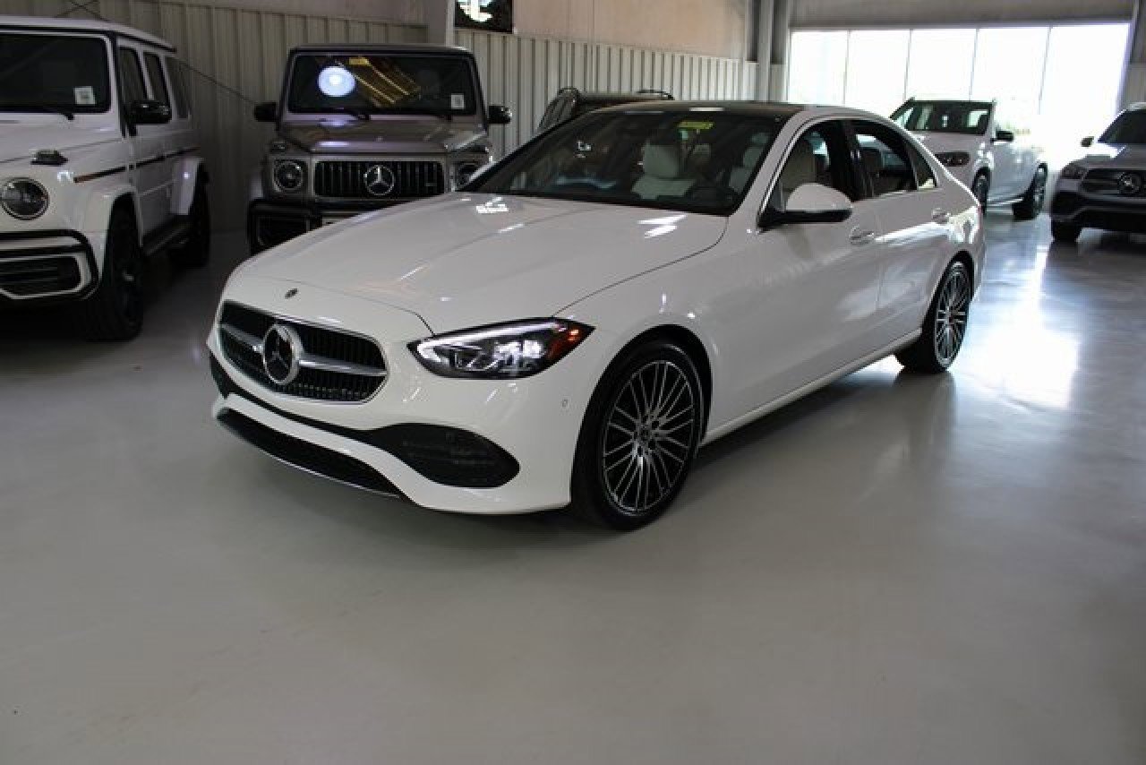 Used 2024 Mercedes-Benz C 300 4MATIC Sedan w/ Exclusive Trim Package image 39