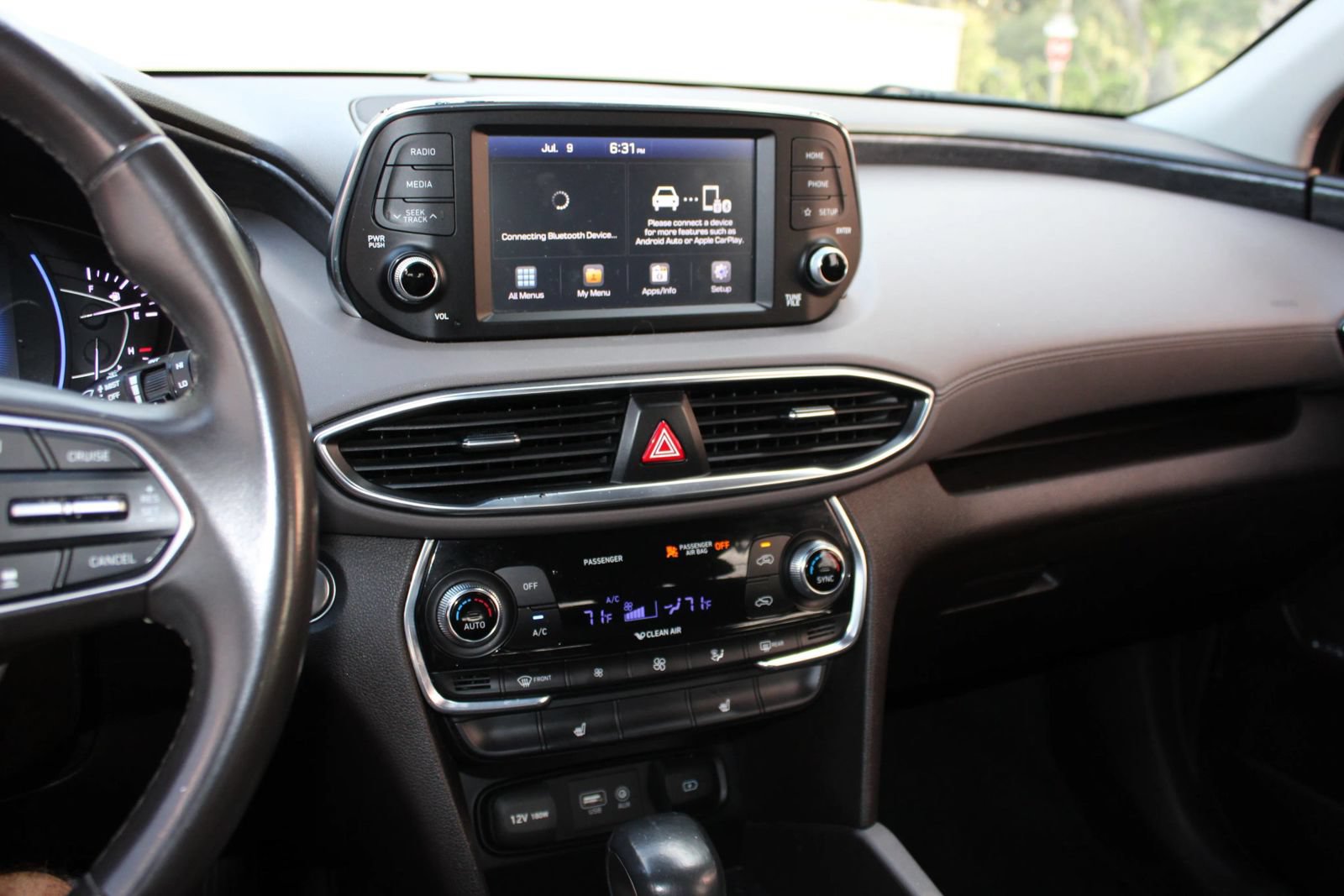 Used 2019 Hyundai Santa Fe SEL FWD image 11