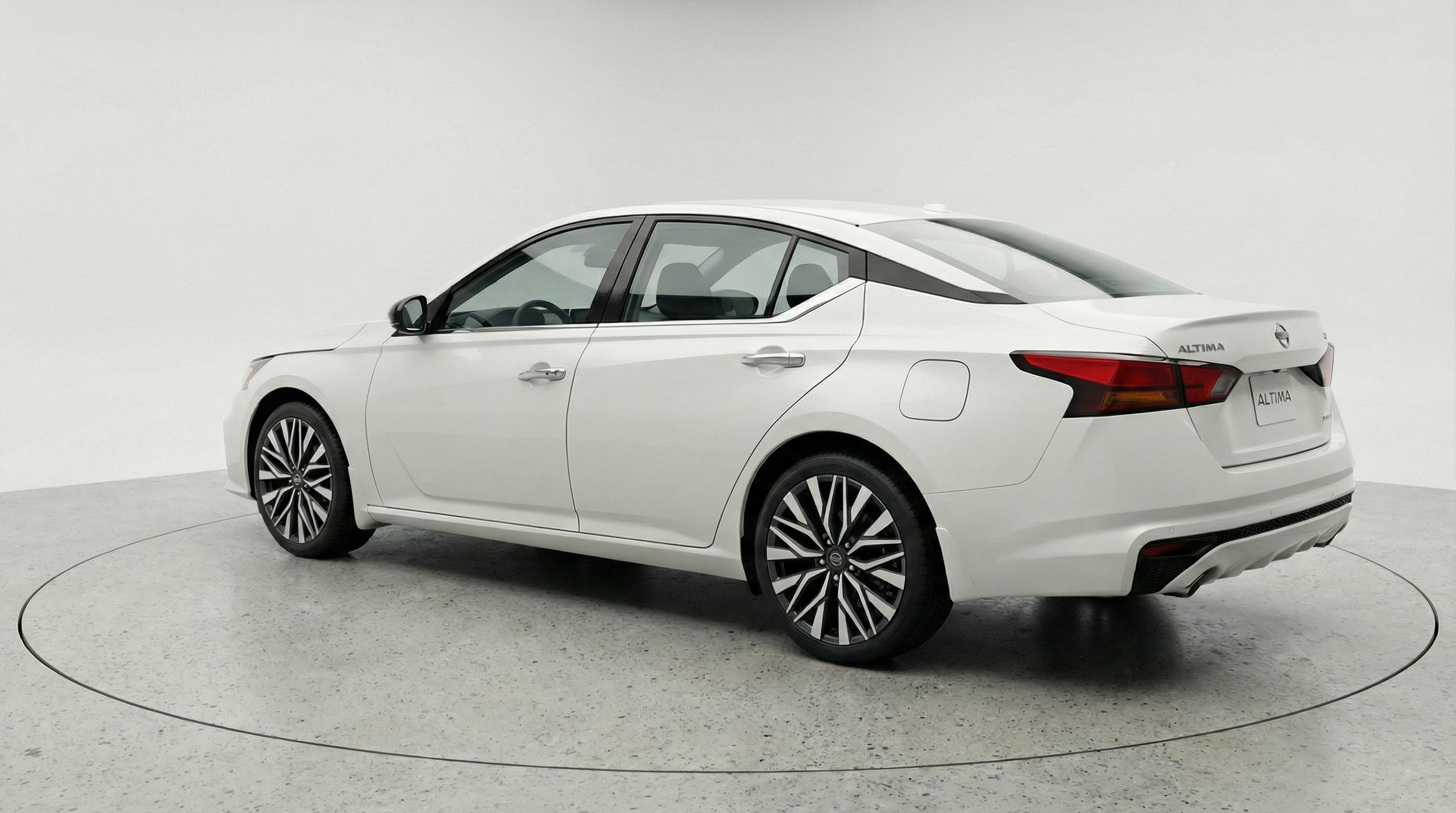 Used 2025 Nissan Altima 2.5 SV image 6