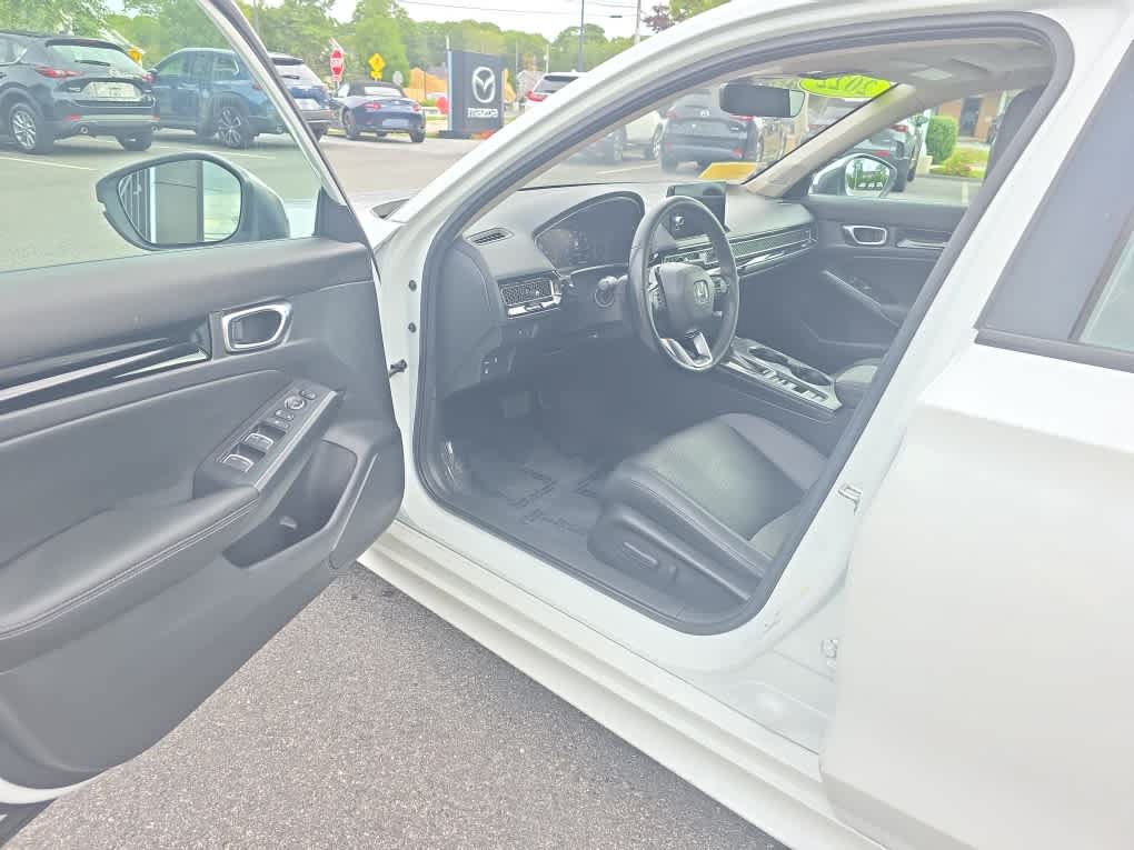 Used 2022 Honda Civic Touring image 11