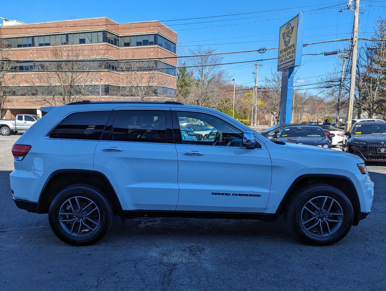 Used 2019 Jeep Grand Cherokee Limited AWD/4WD image 6