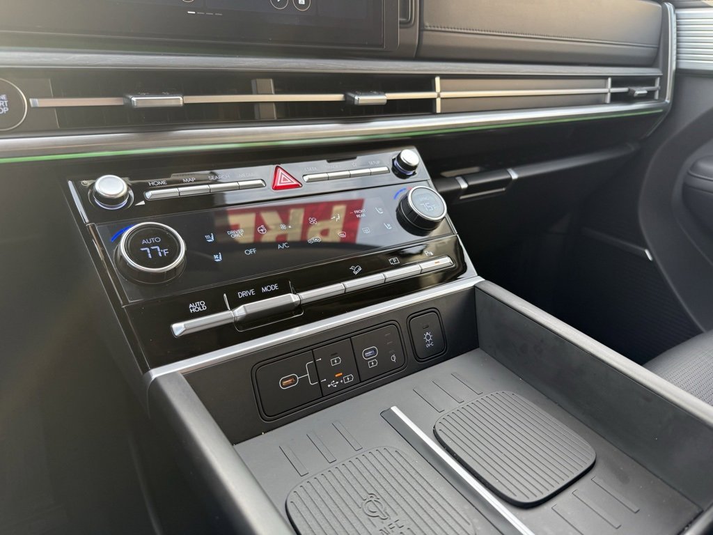 Used 2025 Hyundai Santa Fe Limited image 18