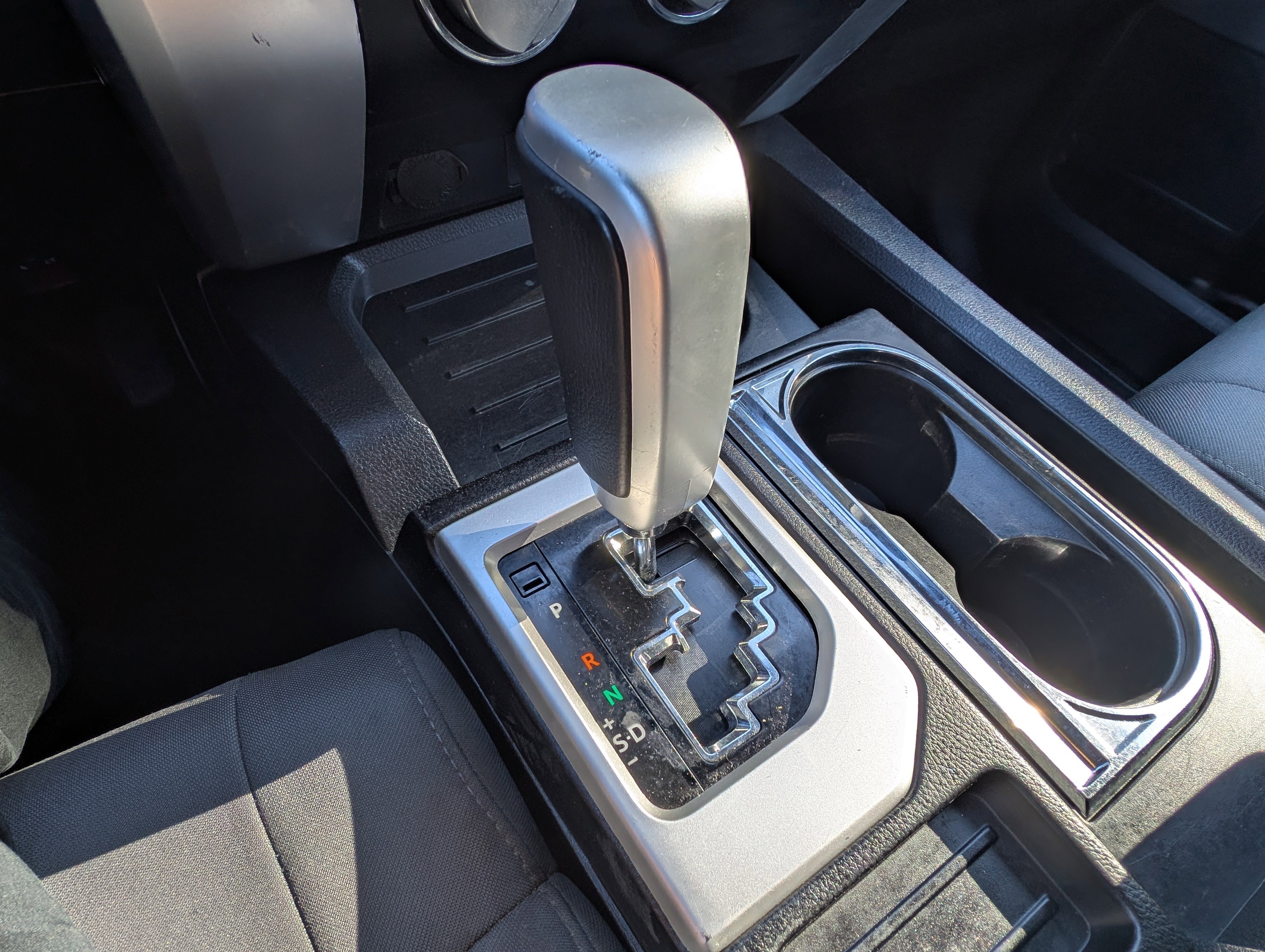 Used 2018 Toyota Tundra SR5 w/ SR5 Upgrade Package image 28