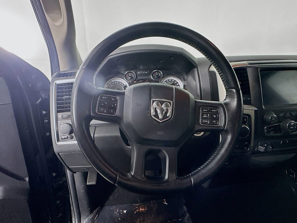 Certified 2019 RAM 1500 Classic SLT w/ Luxury Group image 17