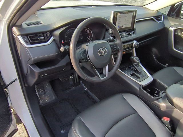 Used 2025 Toyota RAV4 XLE Premium image 9