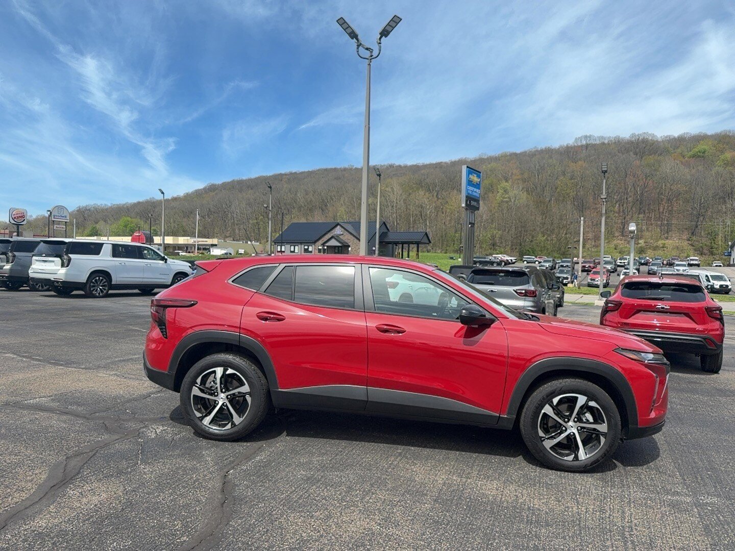 Used 2026 Chevrolet Trax RS w/ Sunroof Package FWD image 3
