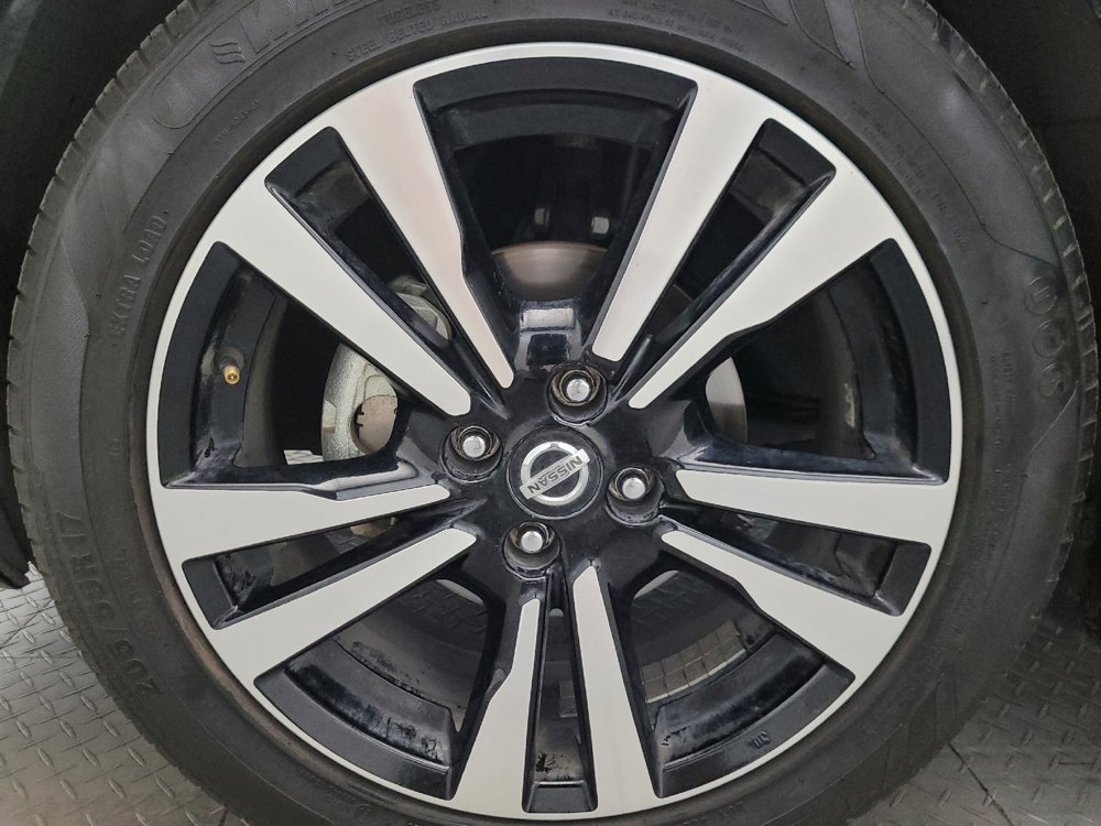 Used 2018 Nissan Kicks SV w/ Exterior Package FWD image 31