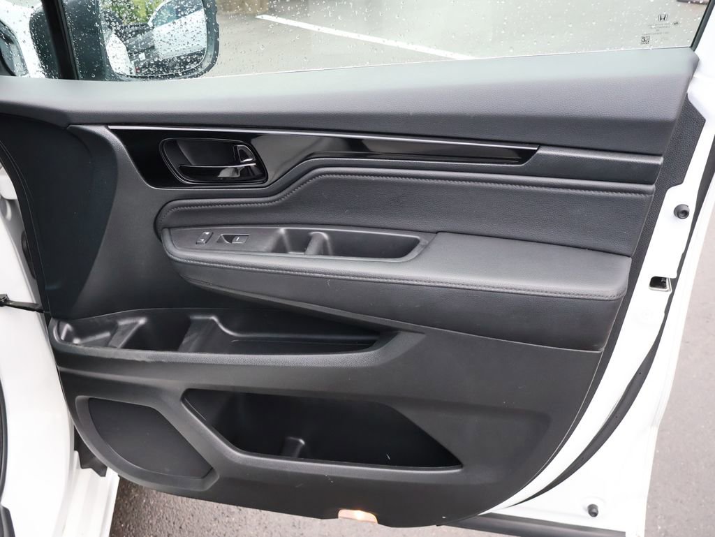 Certified 2024 Honda Odyssey Touring image 11