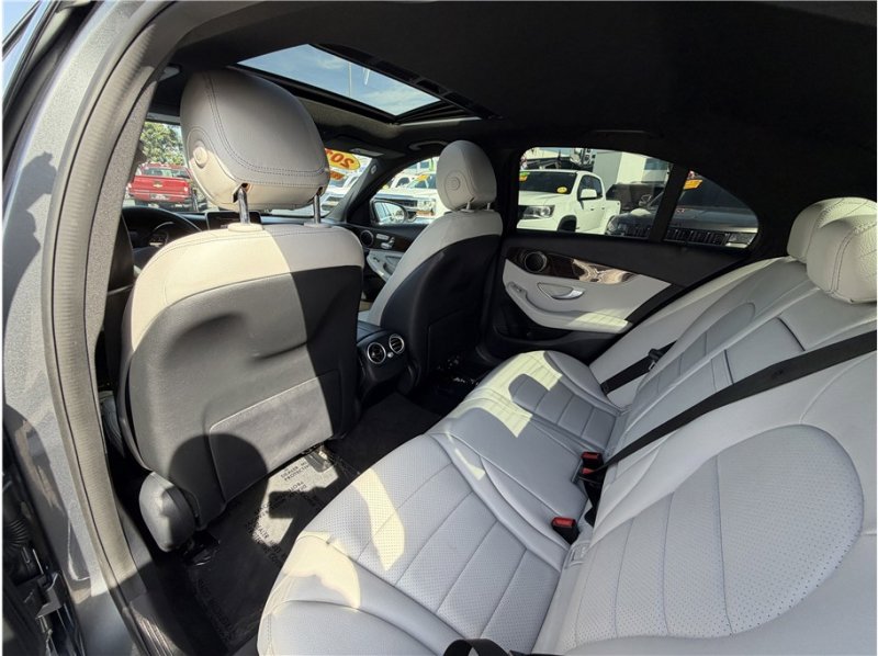 Used 2018 Mercedes-Benz C 300 Sedan w/ Premium Package image 22