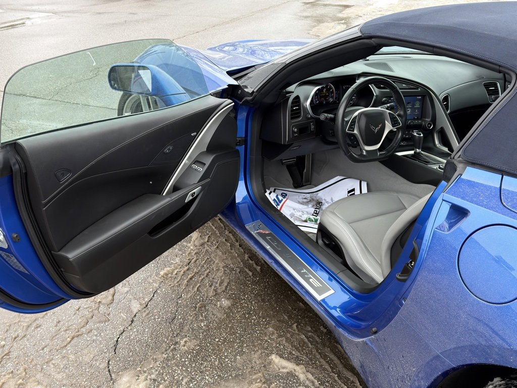 Used 2019 Chevrolet Corvette Stingray Convertible w/ Battery Protection Package image 28