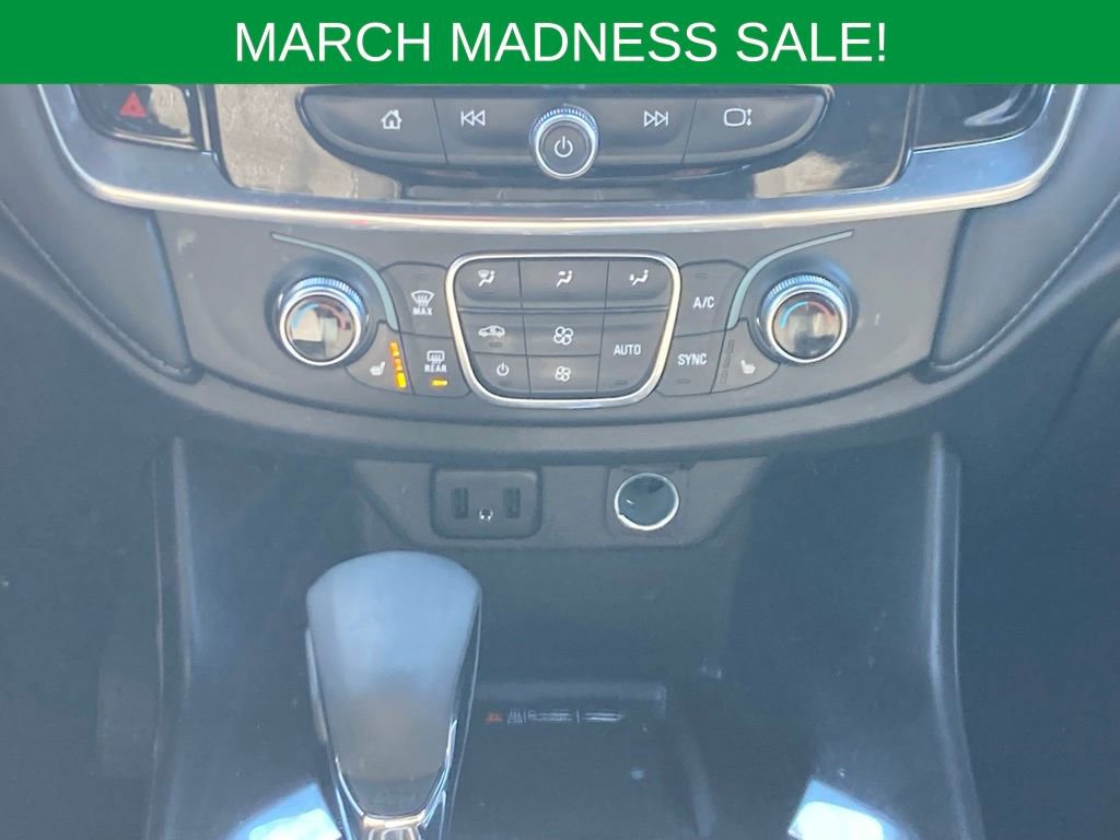 Used 2023 Chevrolet Traverse LT image 18