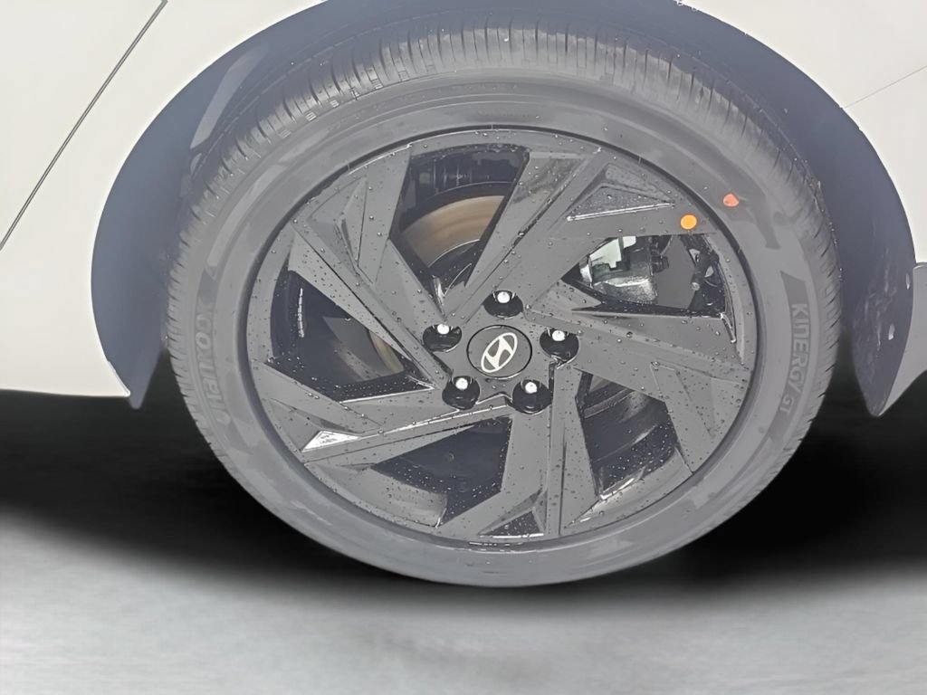 New 2026 Hyundai Elantra SEL FWD image 31