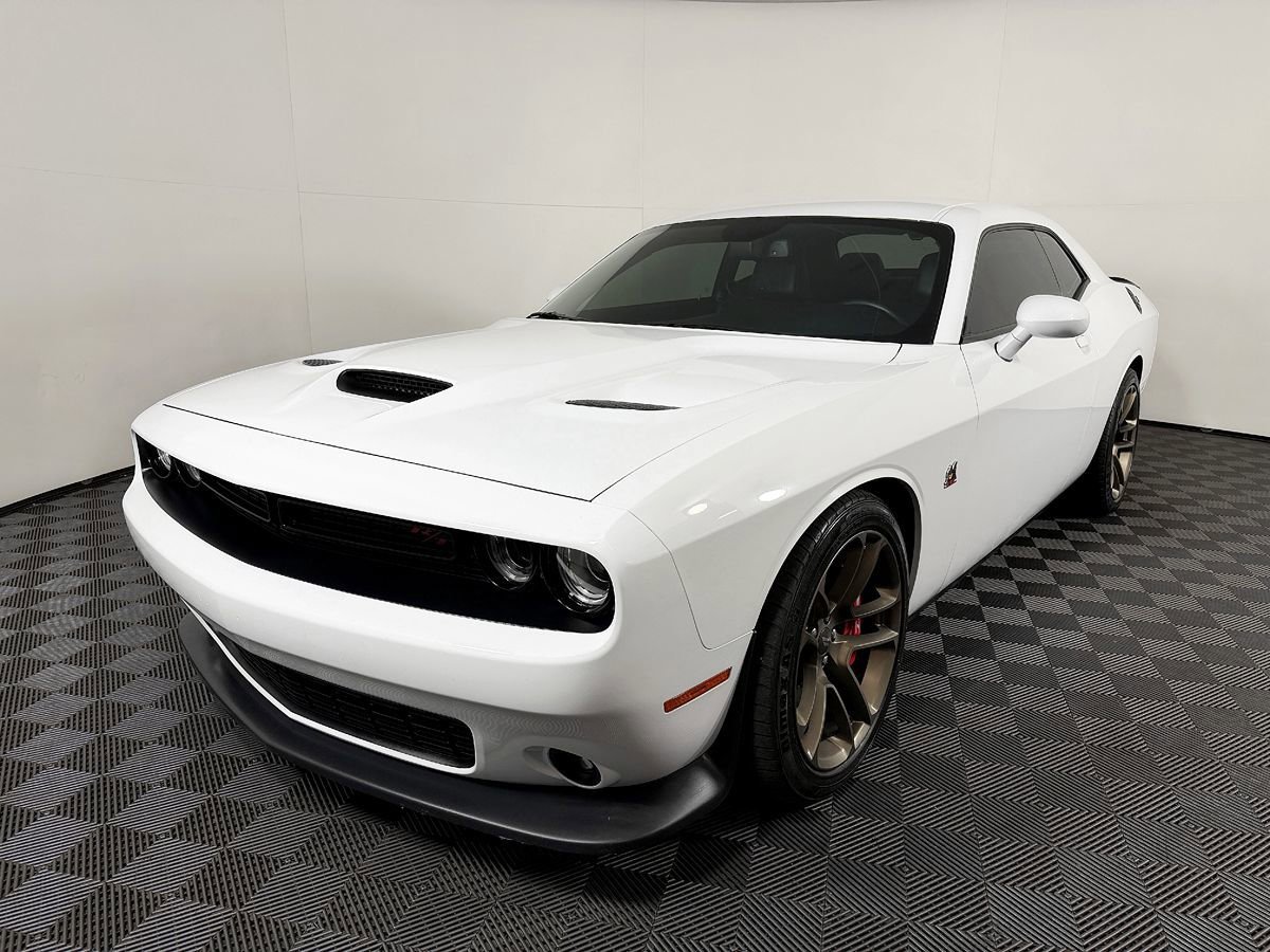 Used 2022 Dodge Challenger R/T Scat Pack w/ Dynamics Package RWD image 2