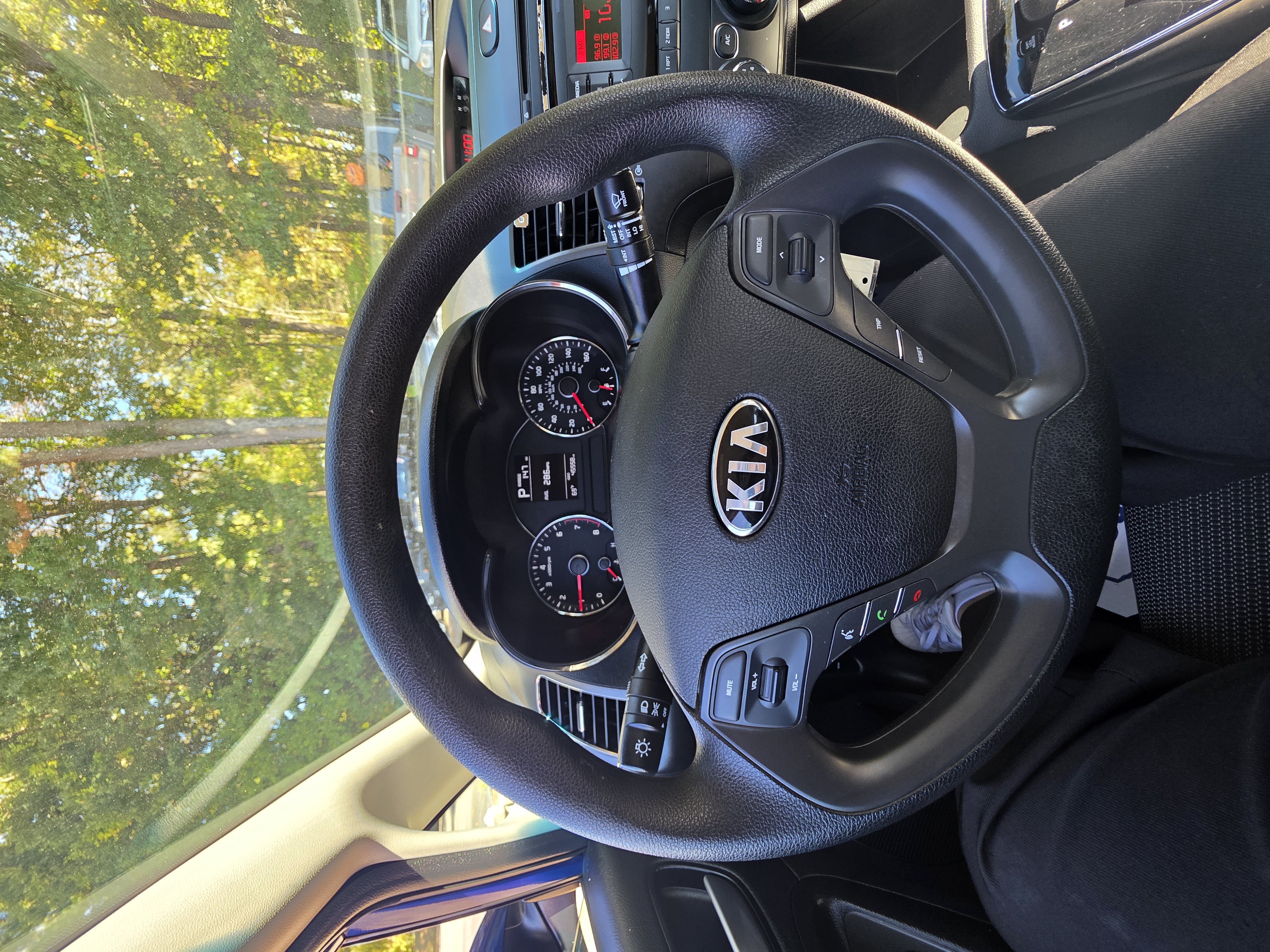 Used 2017 Kia Forte LX FWD image 11