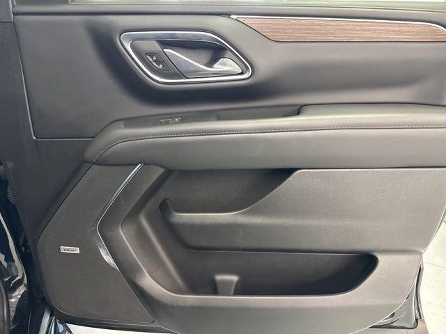 Used 2023 Chevrolet Suburban High Country image 32