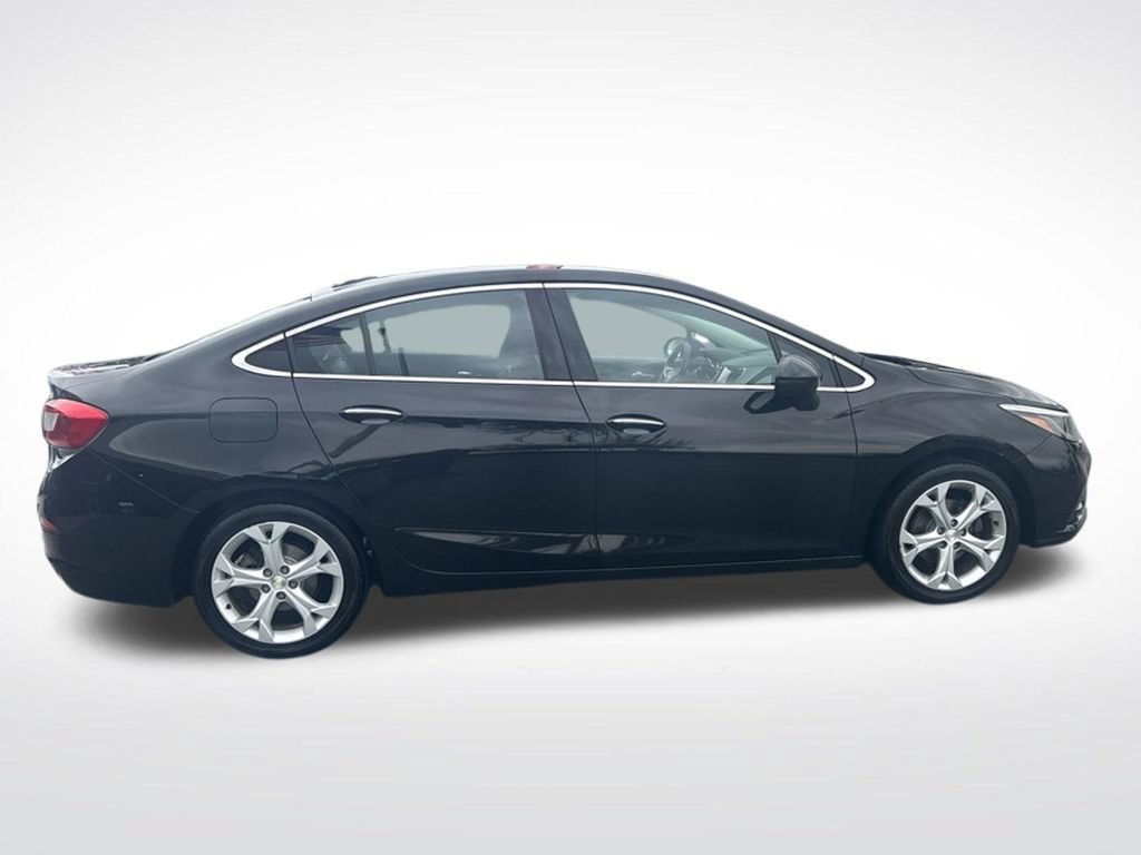 Used 2016 Chevrolet Cruze Premier FWD image 8