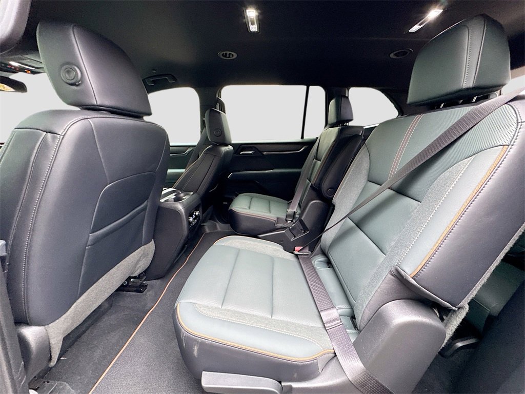 Used 2024 GMC Acadia AT4 w/ Luxury Package image 24