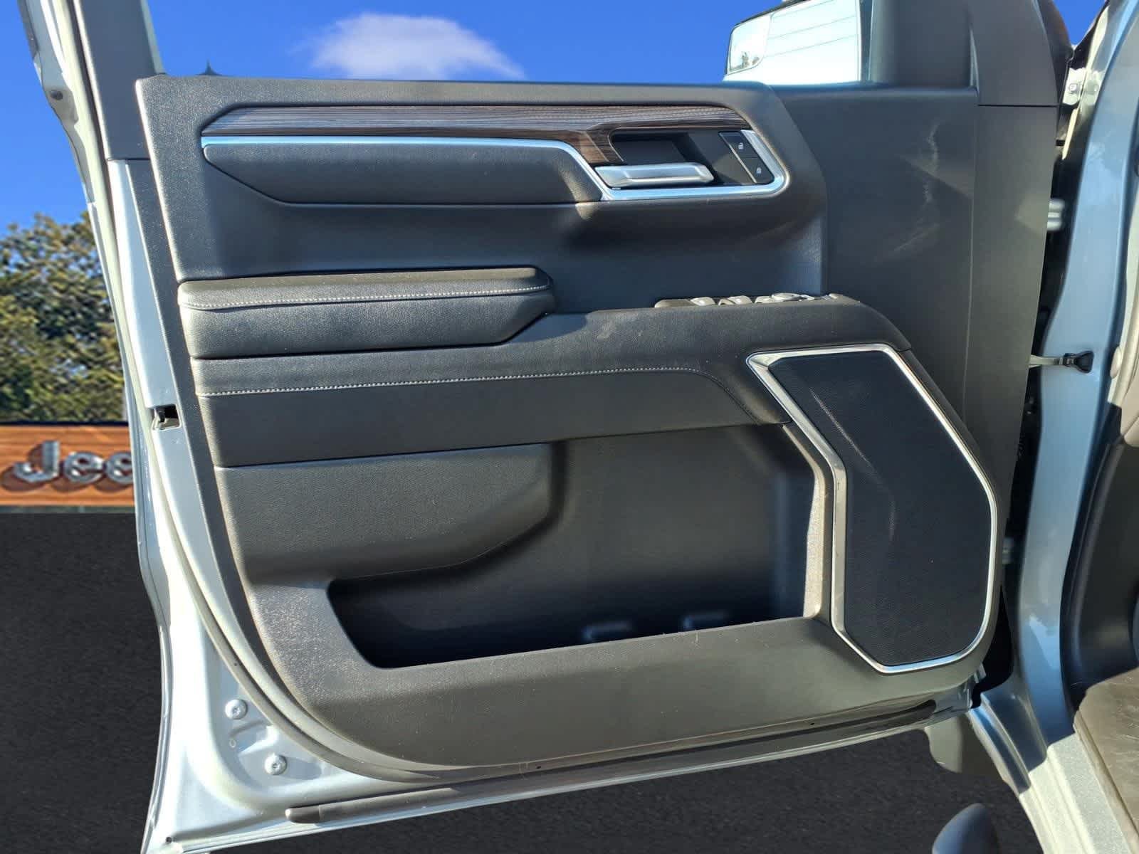 Used 2023 Chevrolet Silverado 1500 RST AWD/4WD image 11