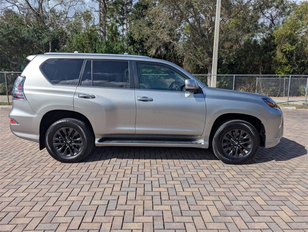 Used 2020 Lexus GX 460 Premium w/ Premium Package image 12