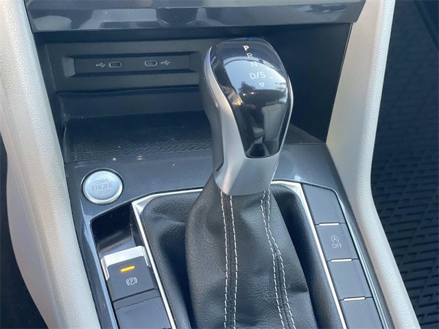 Used 2022 Volkswagen Tiguan SE image 15