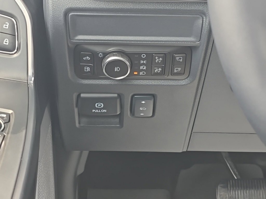 New 2025 Ford F150 Platinum w/ Equipment Group 702A High image 38