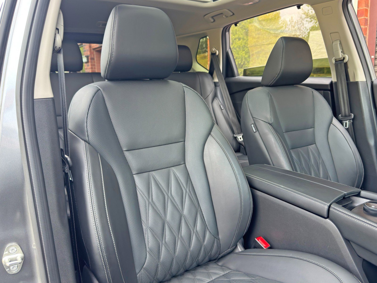 Used 2024 Nissan Rogue Platinum w/ Platinum Premium Package AWD/4WD image 35
