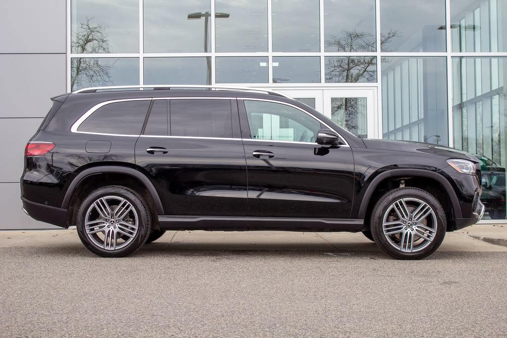 Used 2025 Mercedes-Benz GLS 450 4MATIC image 4